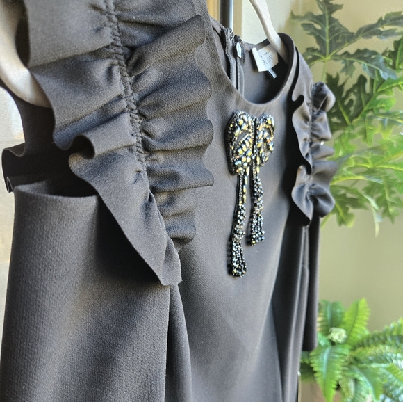 Teri Jon Ruffle Shoulder Sequin Bow Accent Black Dress Size 4 - Picture 5 of 8